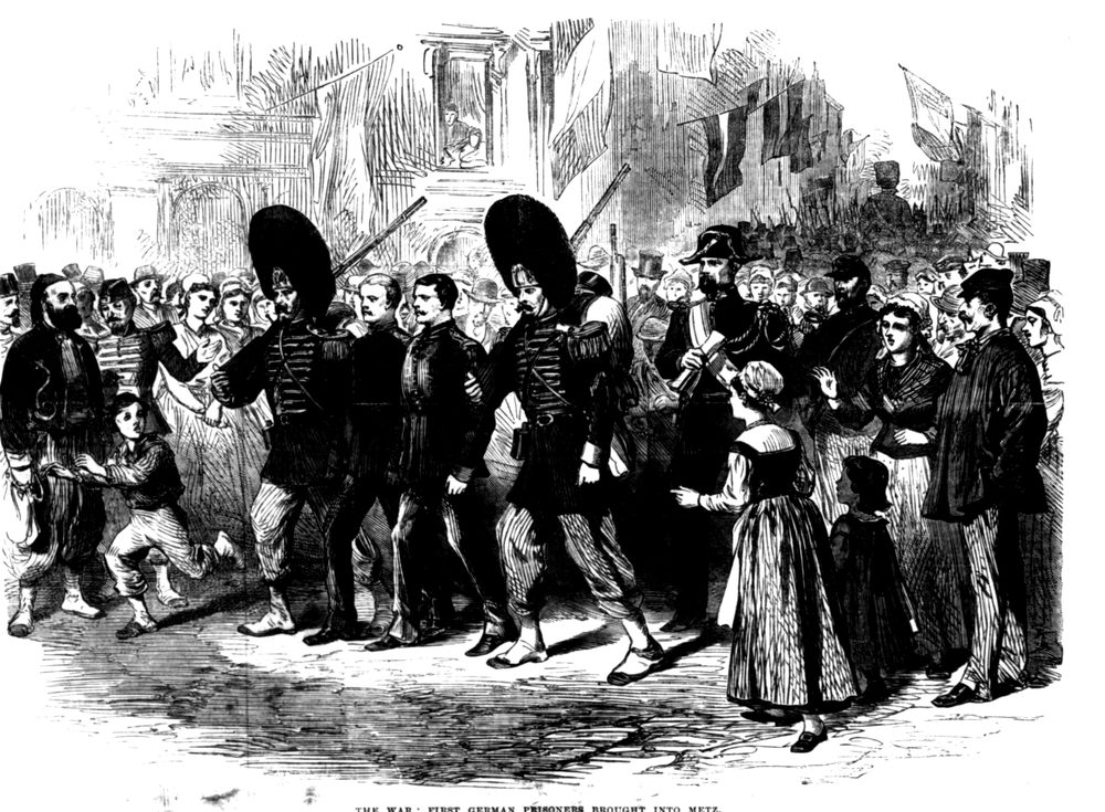 Wood engraving: German prisoners escorted through a crowd in Metz